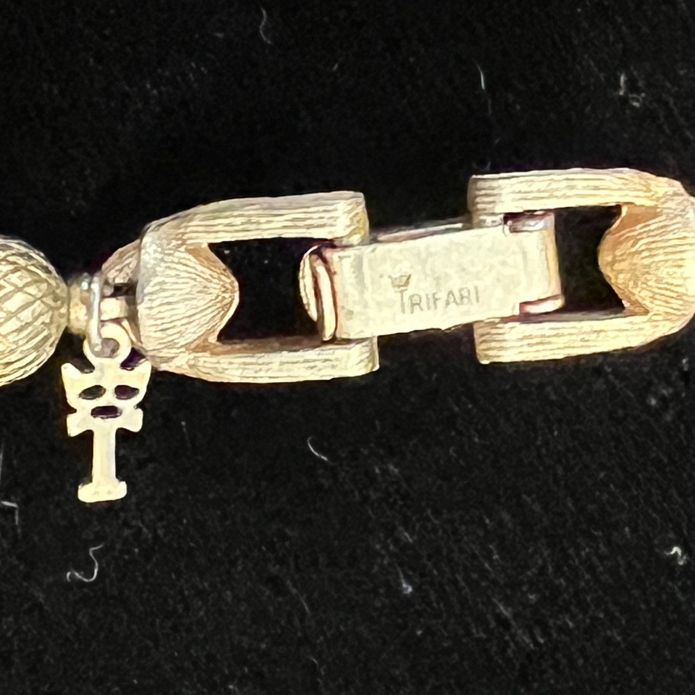 Unique vintage Trifari necklace - Picture 4 of 5